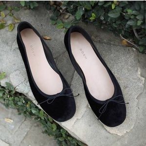 Doen Ballerina Slippers in black velvet